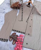 Ensemble Kurti Sharara Dupatta Tendance en Coton Tissé Moderne, le Plus Populaire, pour Tenue de Bureau, avec Haut Brodé Sophistiqué et Design Dernier Cri
