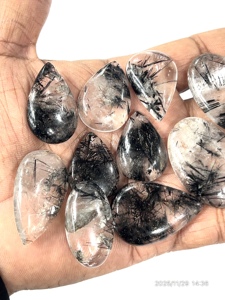 ควอตซ์รูไทล์สีดำธรรมชาติ หินหลวมทรงหลังเบี้ย รูปทรงและขนาดคละ ประมาณ 20 ถึง 30 มม. - Product Image 5