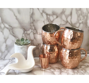 Lot de 4 Mules de Moscou en cuivre avec doublure en acier inoxydable et verre à liqueur martelé Design Moscow Mules Mugs - Product Image 2