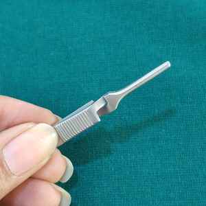 ที่หนีบผ่าตัดแบบแมนนวลสแตนเลสสตีล บูลด็อก ขนาด 2 นิ้ว - Product Image 6