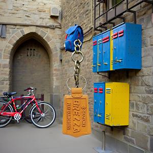 Vintage Style 3x1.5 PVC Rubber Keychain Metal Corporate Gift for Marketing and Branding Promotional Event Item - Product Image 4