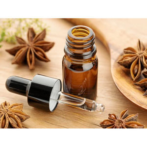 Huile essentielle d'anis distillée à la vapeur 200 Kg Emballage Huile essentielle pure disponible au meilleur prix et à des tarifs compétitifs 25kg - Product Image 1