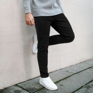 Pantalones vaqueros negros clásicos para hombre con logotipo personalizado OEM, ropa de calle desgastada ajustada y recta de calidad superior - Product Image 2