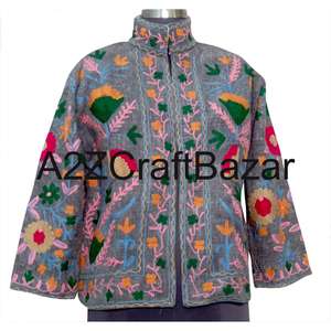 A2ZCraftBazar Nueva Chaqueta Bohemia de Invierno para Mujer, Hecha a Mano en India, Rajasthan, Bordada con Flores Suzani, de Algodón Tejido, Acolchada - Product Image 1