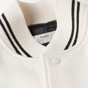 เสื้อแจ็คเก็ตบาสเก็ตบอลหนังกันน้ำสำหรับผู้ชาย Twill Sports 2026 พร้อมโลโก้แบบกำหนดเอง  บุซับในขนเชอร์ปา สำหรับฤดูหนาว - Product Image 5