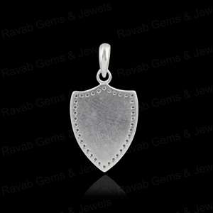 Pendentif de haute qualité en argent 925, 12x9 mm, bouclier entouré de zircon, demi-monture plaquée or 14 carats, serti de résine - Product Image 3
