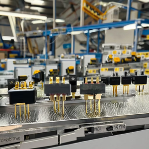 Mini trượt chuyển dpdt 4A 125Vdc C & K l202121ms02ge Đen-vàng L loạt PCB gắn kết thành phần cho điện tử công suất và các thiết bị - Product Image 4