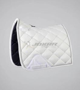 Vente en gros Meilleur design Tapis de selle d'équitation anglais matelassé doux Coton de haute qualité Durable Confortable Tapis de selle personnalisés - Product Image 1