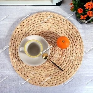 Napperon rond absorbant l'eau fait à la main en jacinthe d'eau artisanat naturel napperons de table à manger en paille personnalisés sous-verre - Product Image 5