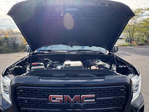 LISTO PARA ENVIAR - USADO, VOLANTE A LA IZQUIERDA |   CONDUCCIÓN DERECHA |   SIERRA 1500 DENALI CREW CAB 4X4 2021 |   DURAMAX TURBODIÉSEL 6 CILINDROS - Product Image 5