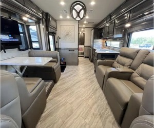 ผู้ขายที่ได้รับการยืนยันสำหรับรถบ้านมือสอง Fleetwood PACE ARROW 35S ปี 2020 พร้อมสำหรับการเดินทาง - Product Image 4