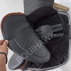 Sillín de caballo para saltar de cuero sintético de alta calidad, diseño cosido elegante hecho en un árbol de plástico, logotipo personalizado aceptado - Product Image 6