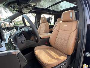 Cadillac Escalade 2024 d'occasion propre - Product Image 5