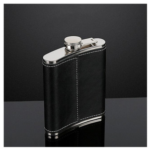 Petaca ultraportátil de acero inoxidable Botella de bolsillo de alcohol más vendida, elegante y duradera para cualquier ocasión - Product Image 4