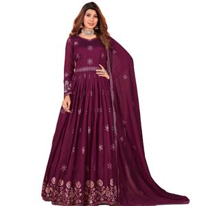 Vestido Anarkali de trabajo de secuencia de bordado de seda de Arte de diseñador por Fab Zone - Product Image 1