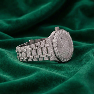 Montre analogique en diamant personnalisée Hip Hop entièrement en moissanite avec bracelet en cuir automatique résistant à l'eau pour hommes - Product Image 2