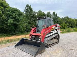 Chargeuse compacte sur chenilles d'occasion Takeuchi TL10V2 d'origine japonaise, mini-chargeuse compacte de 5 tonnes, conforme aux normes EPA et CE, prête à être expédiée depuis l'Autriche. - Product Image 2
