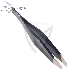 Pince à sourcils professionnelle en acier inoxydable Design à pointe incurvée avec logo personnalisé - Product Image 6