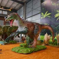 Modèle de dinosaure Therizinosaurus animatronique d'intérieur, réaliste et plumeé, pour parcs d'aventure, parcs à thème, parcs d'attractions, centres commerciaux, en métal