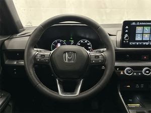 SUV Híbrido CR-V Sport-L AWD 2024 Rojo Radiante Metalizado, Usado en Excelentes Condiciones y a un Precio Accesible, 204 hp, Motor 2L I4 Automático - Product Image 2