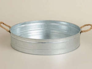 Bandeja de servicio plateada redonda de metal galvanizado hecha a mano con mango dorado para el hogar y fiestas de boda Bandejas de servir alimentos y bebidas - Product Image 2