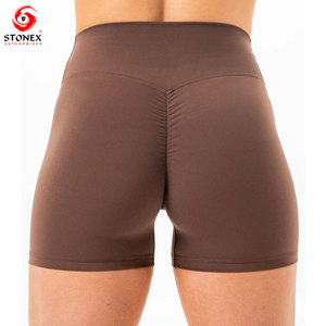 Shorts de yoga pour femmes, style tendance, taille haute, confortables, respirants, séchage rapide, vêtements de sport hip-hop, fabriqués au Pakistan - Product Image 2