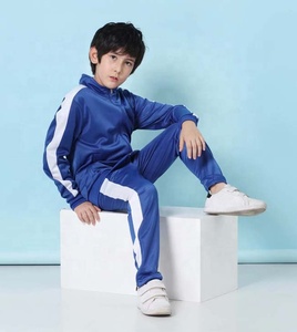 Chándal personalizado barato para niños, chándal con capucha y cremallera de entrenamiento deportivo con diseño de panel lateral de contraste para niños - Product Image 6