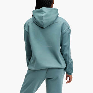 Chándal con capucha liso para hombre y mujer disponible con logotipo personalizado y chándal de diseño para la temporada de invierno - Product Image 4