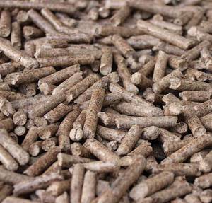 Granulés de bois de pin naturel 6 mm, 0,7 % de cendres, 16 500 J, combustible économe en énergie pour le chauffage des poêles et l'utilisation domestique - Product Image 3