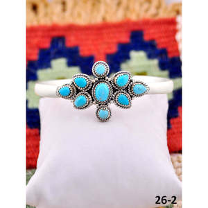 Brazalete Hecho a Mano Estilo Suroeste con Turquesa Kingman y Plata de Ley, Accesorio de Moda - Product Image 1