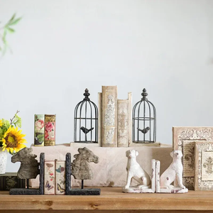 Porte-livres modernes en métal faits à la main avec finition haut de gamme pour les designers d'intérieur, utilisation au bureau, lestés, antidérapants, durables, design artistique - Product Image 6