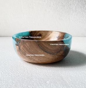 ชามไม้เรซินอีพ็อกซี่ธรรมชาติเคลือบเงาแบบวินเทจเคลือบเงาด้วยเรซินสีฟ้าและชามไม้ทำด้วยมือ - Product Image 6