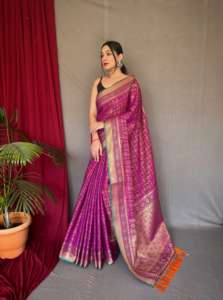 Dernière tenue de créateur la plus tendance Style moderne haut sur demande Saree en soie de patola pure avec glands attachés Travail Femme Mode - Product Image 4