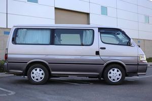 Toyota Hiace Super Custom 1998, Extremadamente Limpia, Versión Japonesa, Motor Turbodiésel, Lista para Entrega - Product Image 3