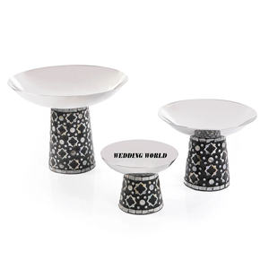 Présentoir à chocolat en métal avec base en bois nacré Support à chocolat sucré de luxe de qualité supérieure Forme ronde Nouveau présentoir à chocolat fantaisie - Product Image 4