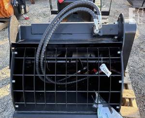 TMG-SCM61 Accessoire universel pour malaxeur à béton pour mini-chargeuse, distributeur latéral à trémie, sac de distribution, accessoires pour engins de construction - Product Image 1