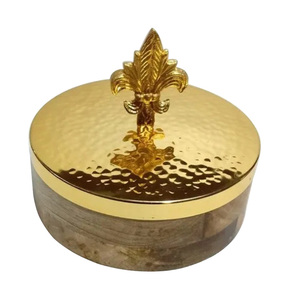 หม้อเหล็กเคลือบทองสไตล์โมเดิร์นพร้อมฝาปิดหม้อปรุงอาหารแบบกลม - Product Image 1