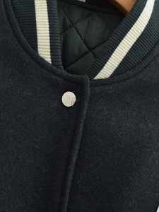 Veste d'hiver personnalisée de haute qualité pour hommes avec manches en cuir Vestes de baseball Letterman en laine et toile Tissu léger - Product Image 5