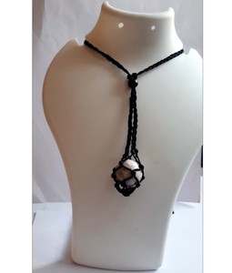 Collier en macramé personnalisé, sac en filet, fil multicolore, fait main, bijoux bohèmes, nœuds, collier statement réglable - Product Image 5