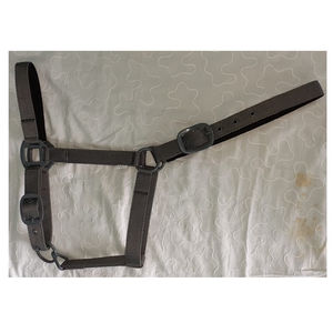 Dernier modèle de licou équestre en cuir pour cheval avec chaîne Hot Fix à un prix abordable Produit équestre de course en PVC pour cheval - Product Image 1