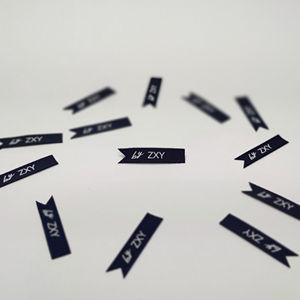 ป้ายริบบิ้นสีพิมพ์หน้าจอคุณภาพสูงแบบสั่งทำได้ป้ายธงวัสดุรีไซเคิลทำป้ายเสื้อผ้ายี่ห้อตั๋วเสื้อผ้า - Product Image 3