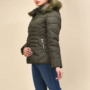 Diseña tu propia chaqueta acolchada Venta al por mayor Uso al aire libre Soporte de poliéster Venta al por mayor Chaqueta acolchada para mujer - Product Image 3