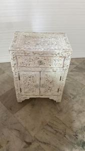 ตู้ข้างเตียง3ลิ้นชักทันสมัยพร้อมลายดอกไม้ทำมือและฝังมุกสำหรับเฟอร์นิเจอร์ห้องนอนและห้องนั่งเล่น - Product Image 2