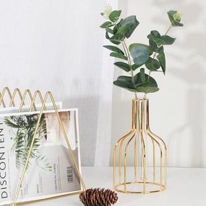 Nuevo Florero de Mesa Alto de Lujo Contemporáneo de Alambre de Hierro Multicolor, Elegante Decoración de Metal de Latón para Bodas - Product Image 2