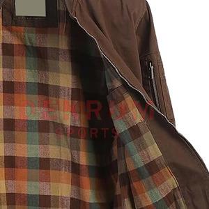 เสื้อแจ็คเก็ตบอมเบอร์ลำลองผู้ชาย คอตั้ง ปักโลโก้ด้านหน้า เป็นมิตรต่อสิ่งแวดล้อม ระบายอากาศได้ดี รุ่นฮิตขายดี ปี 2026 - Product Image 6