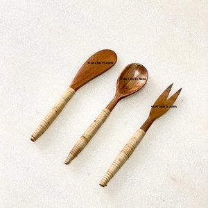 Venta al por mayor SCI 2024 Tipo portátil hecho a mano Vajilla más popular Juego de cubiertos de madera y mimbre Cocina Cubiertos de madera de alta calidad - Product Image 4