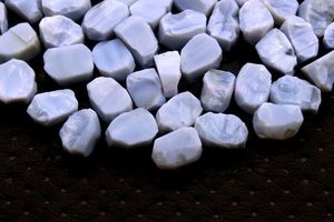 โอปอลสีฟ้าธรรมชาติคุณภาพสูง10ชิ้น12-14มม. อัญมณีดิบที่ไม่ผ่านการบำบัดที่น่าอัศจรรย์สำหรับการทำเครื่องประดับ