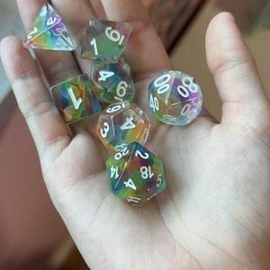 Juego de dados de borde afilado de resina brillante con forma poliédrica DND al por mayor de fábrica, artesanías naturales ecológicas de Fsinternational - Product Image 4