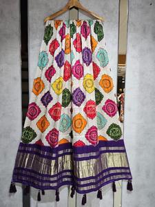 Dupatta en soie Gaji pure viscose, longueur de 2,50 mètres, douceur premium et brillance élégante avec des détails complexes, disponible - Product Image 2