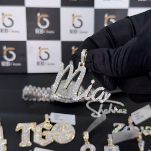 Diamant de laboratoire taille brillant VVS Moissanite certifié IGI, style glacé, bijoux RB Gems, pendentif classique plaqué or unisexe - Product Image 1